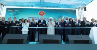 Cumhurbaşkanı Erdoğan Halkalı-İstanbul Havalimanı Metro Hattı'nda yolculuk yaptı