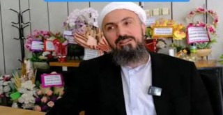 Karapürçek Belediye Başkanı sarığı, cübbesi ve sakalıyla dikkat çekti ve Helal olsun dedirtti
